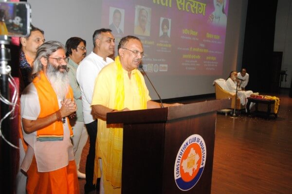 गीता पढ़ें, जीवन को सार्थक बनाएं : वासुदेव देवनानी