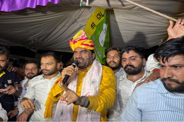 एसआई भर्ती रद्द होने के बाद किरोड़ी–बेनीवाल में जुबानी जंग, बेनीवाल बोले– "ब्लैकमेल करना किरोड़ी का धंधा"