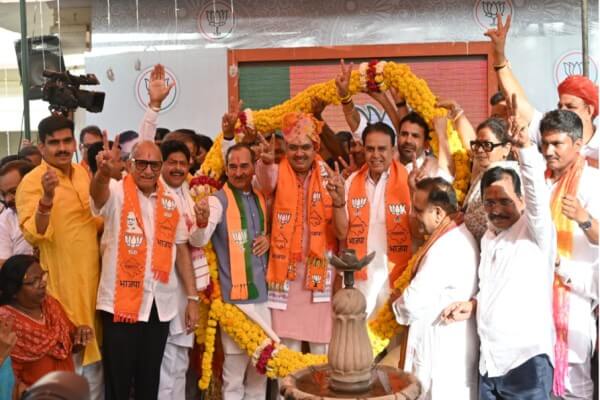 भाजपा की जीत पर जयपुर में जश्न, मुख्यमंत्री भजनलाल शर्मा और प्रदेश अध्यक्ष मदन राठौड़ ने कार्यकर्ताओं संग मनाई खुशी