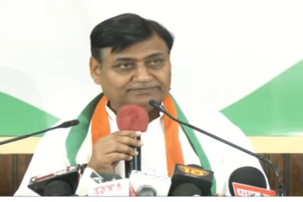 एलपीजी संकट पर डोटासरा का हमला: सरकार ने जनता को खड़ा कर दिया कतारों में 