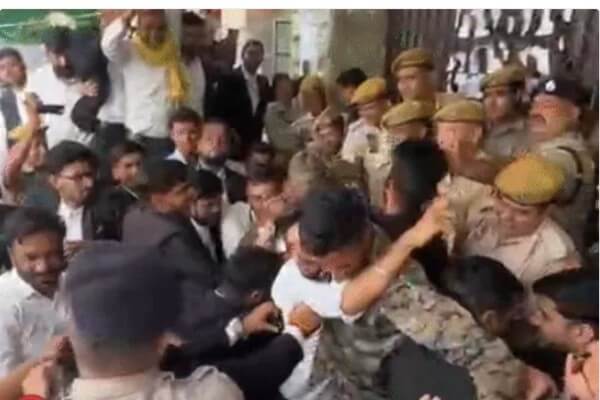 बार काउंसिल चुनाव में बढ़ा बवाल: जयपुर के दो बूथों पर, जोधपुर में बैलेट पेपर खत्म होने पर हेरिटेज बिल्डिंग परिसर के  चारों बूथ और रायसिंहनगर में मतदान स्थगित