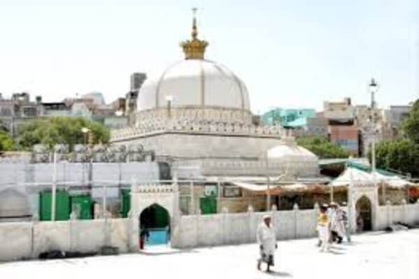 ख्वाजा की दरगाह और संकट मोचन महादेव मंदिर के विवाद को लेकर नया मोड़: हिंदू सेना प्रमुख विष्णु गुप्ता ने कोर्ट में दी नई अर्जी, विवादित स्थल को सील कर CCTV लगाने की मांग