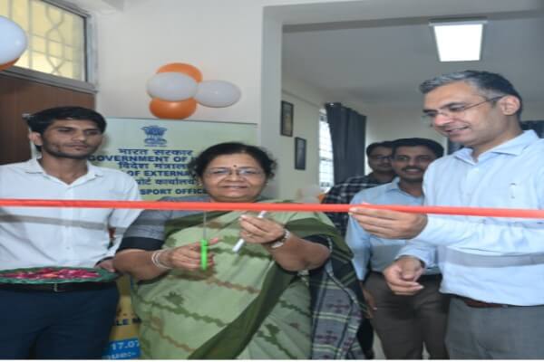 जयपुर पासपोर्ट कार्यालय में नए पुस्तकालय का सांसद मंजू शर्मा ने किया लोकार्पण,  कहा- पुस्तकें जीवन की सच्ची मार्गदर्शक
