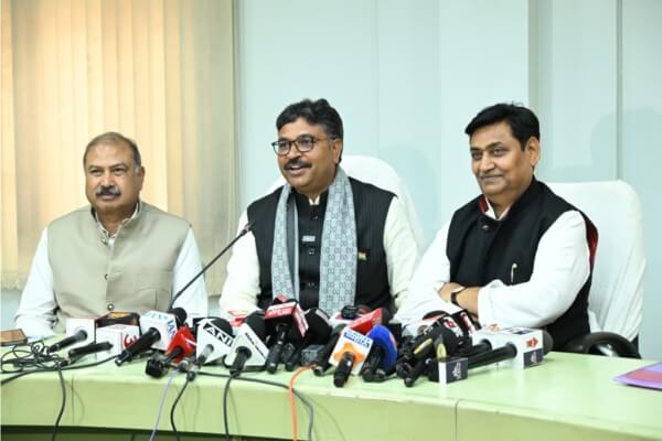 “न विजन, न नीति, न नीयत”: टीकाराम जूली ने बजट 2026–27 को बताया ‘विश्वासघाती’