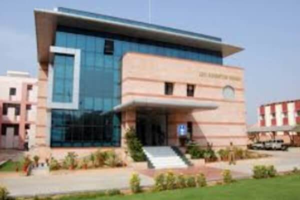 नगर परिषद झालावाड़ में 30 हजार की रिश्वत लेते कनिष्ठ सहायक और प्राइवेट व्यक्ति रंगे हाथों गिरफ्तार, सभापति पर लगे आरोप