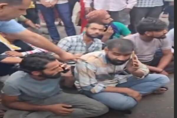 SMS ट्रॉमा सेंटर हादसा: परिजनों ने अस्पताल के बाहर धरना दिया, प्रशासन पर लापरवाही का आरोप