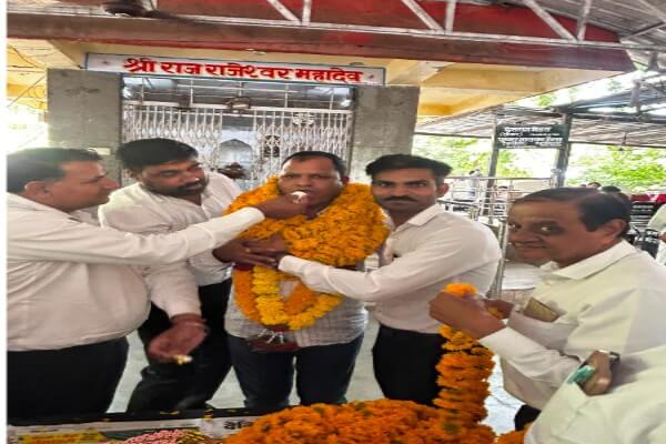 राजस्व मंडल बार एसोसिएशन अध्यक्ष शंकरलाल जाट का जन्मदिन सादगीपूर्ण तरीके से मनाया: कांटा केक और औरअधिवक्ताओं ने दी शुभकामनाएं