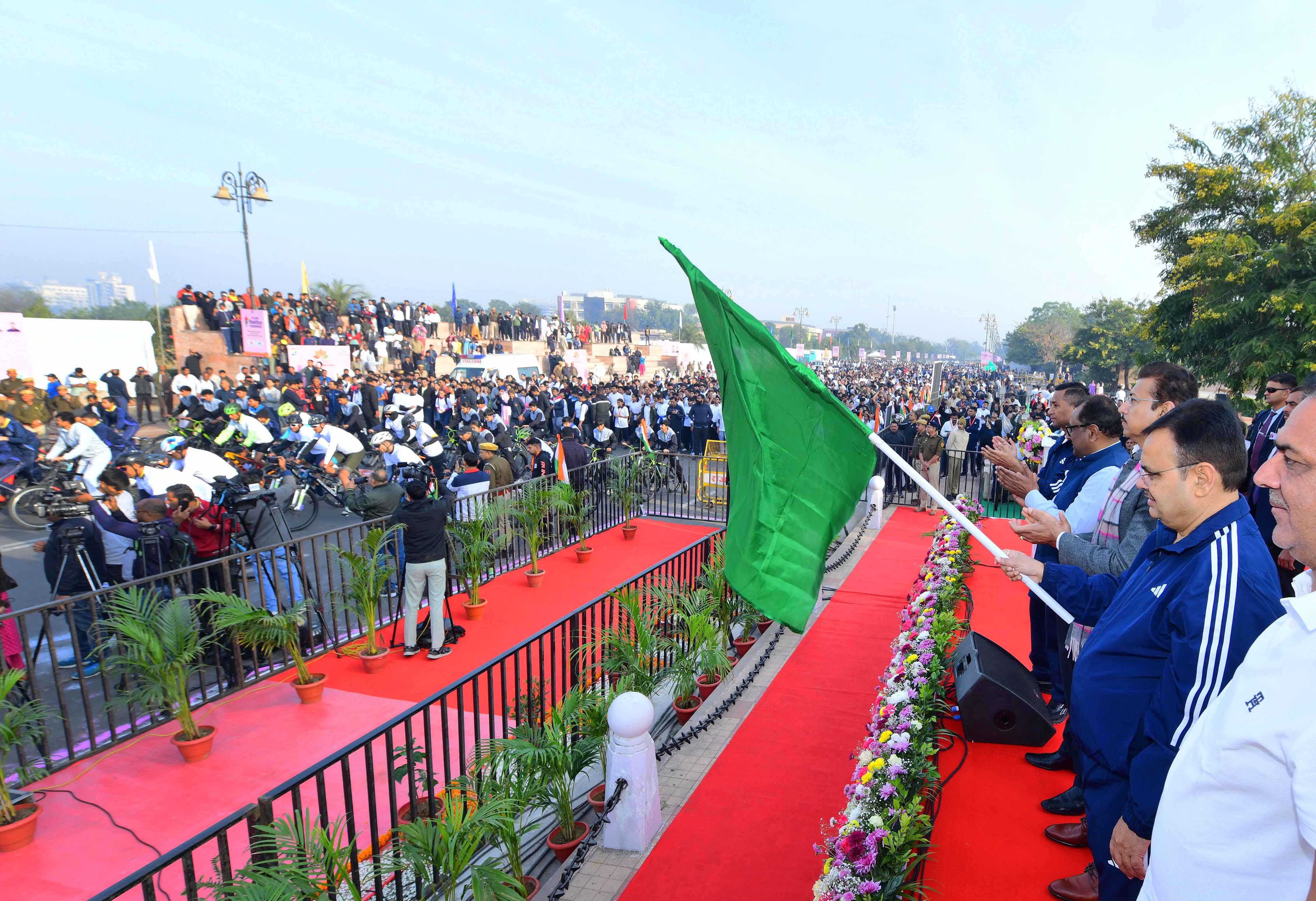 राज्य सरकार के दो वर्ष पूर्ण होने पर ‘रन फॉर विकसित राजस्थान’ का आयोजन, मुख्यमंत्री भजनलाल शर्मा ने दिखाई हरी झंडी
