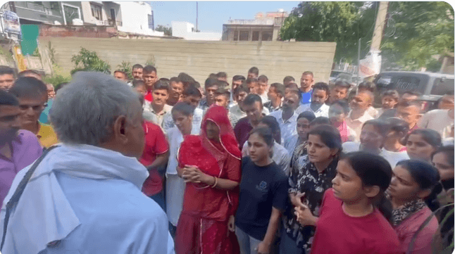 ट्रेनी एसआई पहुंचे मंत्री किरोड़ीलाल मीणा के आवास, एसआई भर्ती रद्द न होने की मांग की