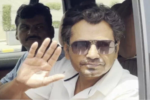 नवाजुद्दीन सिद्दीकी और मोनाली ठाकुर जयपुर पहुंचे, एयरपोर्ट पर उमड़े फैंस