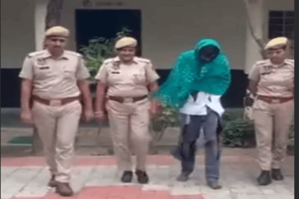 सोशल मीडिया पर महिलाओं को टारगेट कर गलत टिप्पणी करने वाला आरोपी चूरू से गिरफ्तार, फर्जी आईडी से करता था साइबर उत्पीड़न