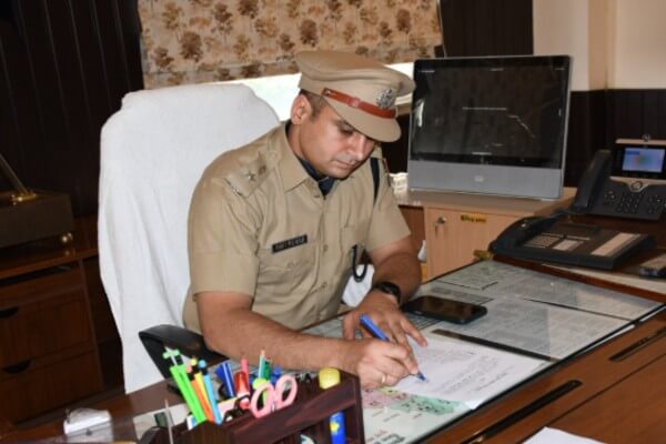 झालावाड़ पुलिस की कार्रवाई: लुहारिया में अवैध शराब फैक्ट्री का भंडाफोड़, लाखों का माल जब्त
