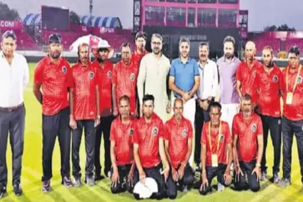 एसएमएस स्टेडियम में ग्राउंड स्टाफ का बढ़ाया उत्साह, आरसीए ने दी टी-शर्ट और सराहा योगदान