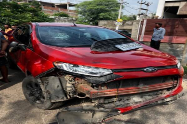 जयपुर की पत्रकार कॉलोनी में कार-बाइक टक्कर, बच्ची घायल,पुलिस ने कार  की जप्त – CCTV में कैद हुई पूरी घटना
