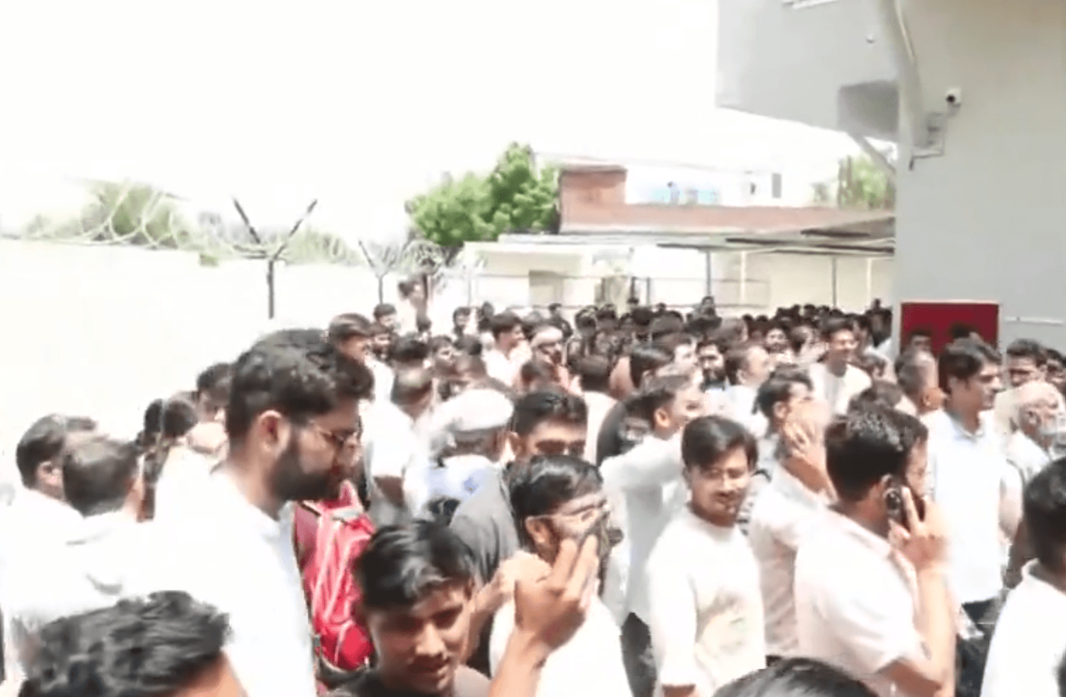 जयपुर में NEET-PG परीक्षा के दौरान हंगामा: बार-बार बंद हुए कंप्यूटर, 2445 अभ्यर्थी प्रभावित; अब 5 सितंबर को दोबारा एग्जाम