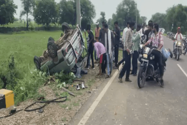 कोटा में स्कूल वैन-कार की भिड़ंत, आधा दर्जन से ज्यादा स्कूली बच्चे घायल, चालक की हालत गंभीर