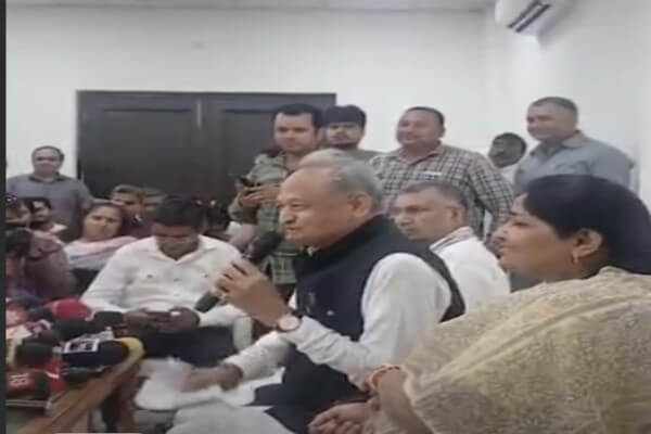 पूर्व मुख्यमंत्री गहलोत बोले- मेरी सरकार गिराने का कांड प्रैक्टिकल था,  राजस्थान हाईकोर्ट का फैसला थ्योरिटिकल