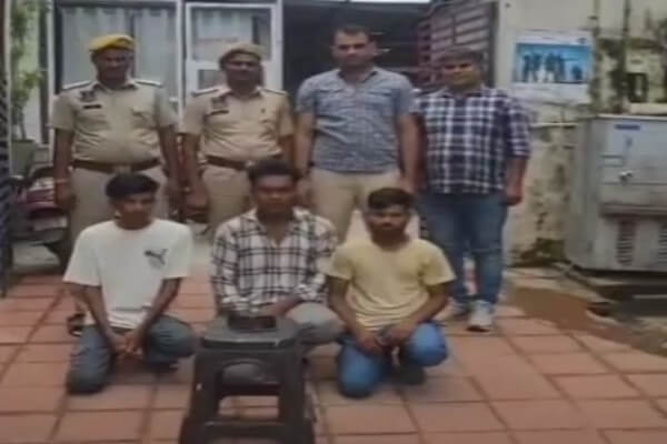 जयपुर में गैंग बनाकर लूट करने वाले तीन बदमाश गिरफ्तार, दो मोबाइल बरामद, मौज-मस्ती के लिए करते थे अपराध