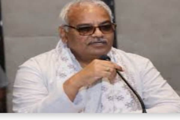 अलवर के 8 VDO का बाड़मेर तबादला बना विवाद का मुद्दा, ‘पनिशमेंट पोस्टिंग’ पर उठे सवाल