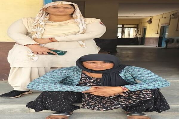 हथियार तस्करी में महिला गिरफ्तार: विनोद पथैना गैंग की सक्रिय सदस्य, अवैध कट्टा और 10 कारतूस बरामद