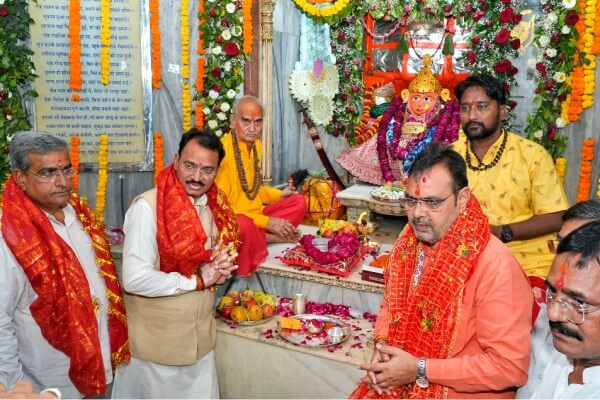 नवरात्र पर मुख्यमंत्री भजनलाल शर्मा ने ज्वाला माता और शाकंभरी माता के किए दर्शन, प्रदेश की खुशहाली की कामना