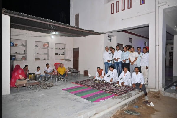 भाजपा प्रदेश अध्यक्ष मदन राठौड़ ने पुष्कर में कार्यकर्ताओं के साथ किया संवाद, ग्रामीण परिवारों के यहां किया रात्रि भोजन