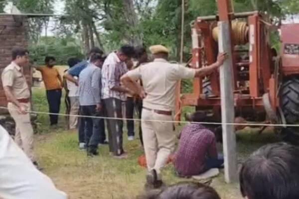 पिता ने डेढ़ साल के मासूम बेटे को 200 फीट गहरे बोरवेल में फेंका, बीमारी और पारिवारिक तनाव बना वजह