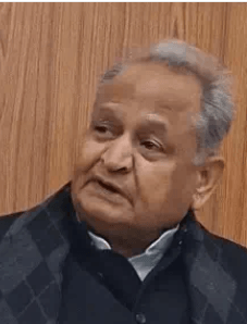 महिला आरक्षण पर  पूर्व मुख्यमंत्री  गहलोत का पीएम मोदी पर हमला: भाजपा में महिला अध्यक्ष न होने पर उठाए सवाल