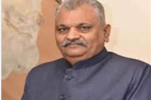 सुखाड़िया विश्वविद्यालय में चूक: एलएलबी परीक्षा में बांटा एमकॉम का पेपर, छात्रों ने किया हंगामा  