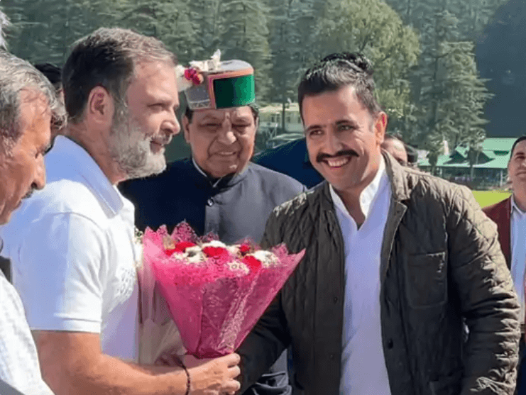 राहुल गांधी शिमला पहुंचे, छराबड़ा स्थित प्रियंका गांधी के आवास पर परिवार संग मनाएंगे दिवाली — सोनिया व प्रियंका पहले से मौजूद