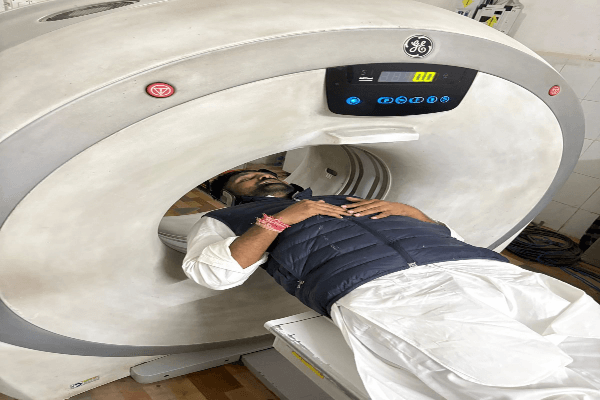 झड़प में कांग्रेस विधायक एवं युवा कांग्रेस प्रदेश अध्यक्ष अभिमन्यु पूनिया घायल हो गए। उन्हें जिला अस्पताल ले जाया गया।