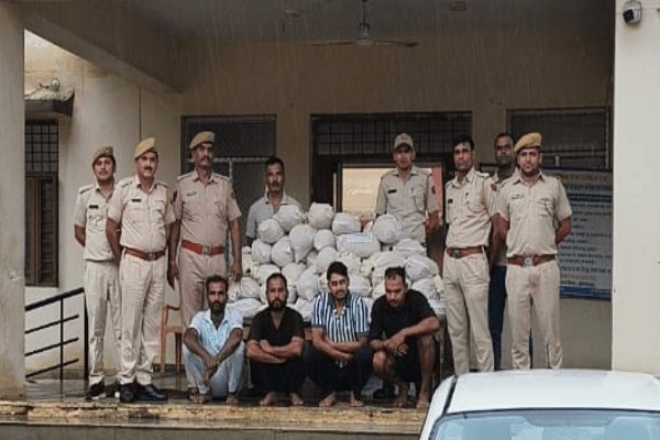 झालावाड़ में एक करोड़ का गांजा बरामद, सेना का जवान भी तस्करी में शामिल, चार गिरफ्तार