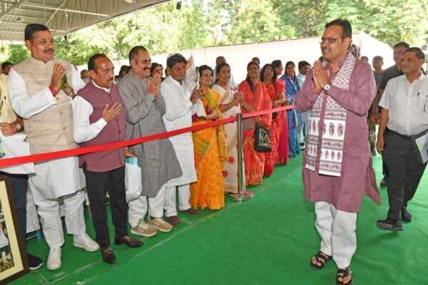 मुख्यमंत्री निवास पर दीपावली मिलन समारोह, मुख्यमंत्री भजनलाल शर्मा ने किया ‘वोकल फॉर लोकल’ अपनाने का आह्वान