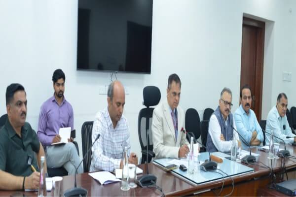 प्रदेश में एलपीजी, पेट्रोल-डीजल और उर्वरक का पर्याप्त स्टॉक, अफवाहों से बचें : वी. श्रीनिवास