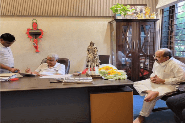 पूर्व विधायक पहलाद गुंजन की कृषि मंत्री डॉ. करौड़ी लाल मीणा से मुलाकात, जन क्रांति यात्रा की पृष्ठभूमि में सियासी हलचल तेज
