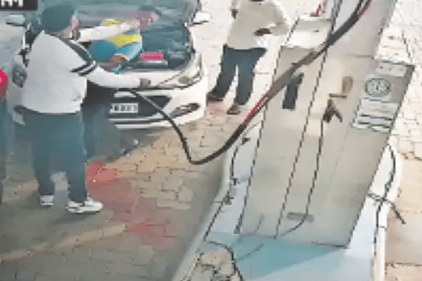 भीलवाड़ा में SDM और पेट्रोल पंप कर्मचारी के बीच हाथापाई, सीसीटीवी फुटेज वायरल — तीन कर्मचारी गिरफ्तार