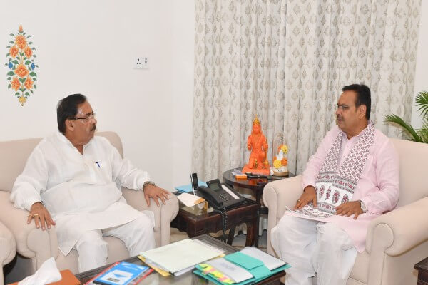 मुख्यमंत्री भजन लाल शर्मा से मिले 7 वें राज्य वित्त आयोग के अध्यक्ष अरूण चतुर्वेदी, पंचायतीराज और निकायों की वित्तीय सुदृढ़ता पर हुई चर्चा