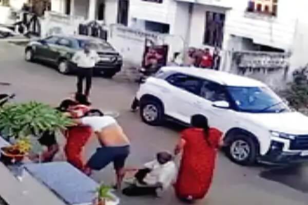 बस खड़ी करने के विवाद में बुजुर्ग की मौत, पड़ोसी पर हत्या का मामला दर्ज