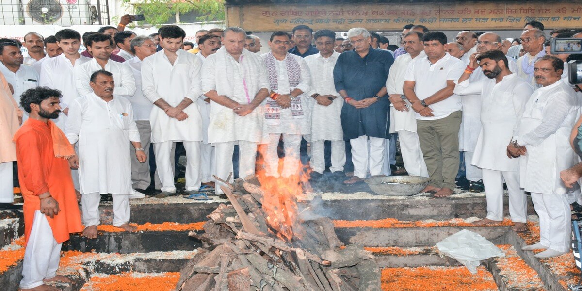 मुख्यमंत्री शर्मा और केंद्रीय पर्यटन मंत्री शेखावत ने पूर्व विदेश मंत्री नटवर सिंह के अंतिम संस्कार में पहुंचे और दी श्रद्धांजलि