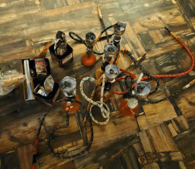 जयपुर में हुक्का बार पर बड़ी कार्रवाई: 3 गिरफ्तार, 20 हुक्के जब्त, 17 पर केस