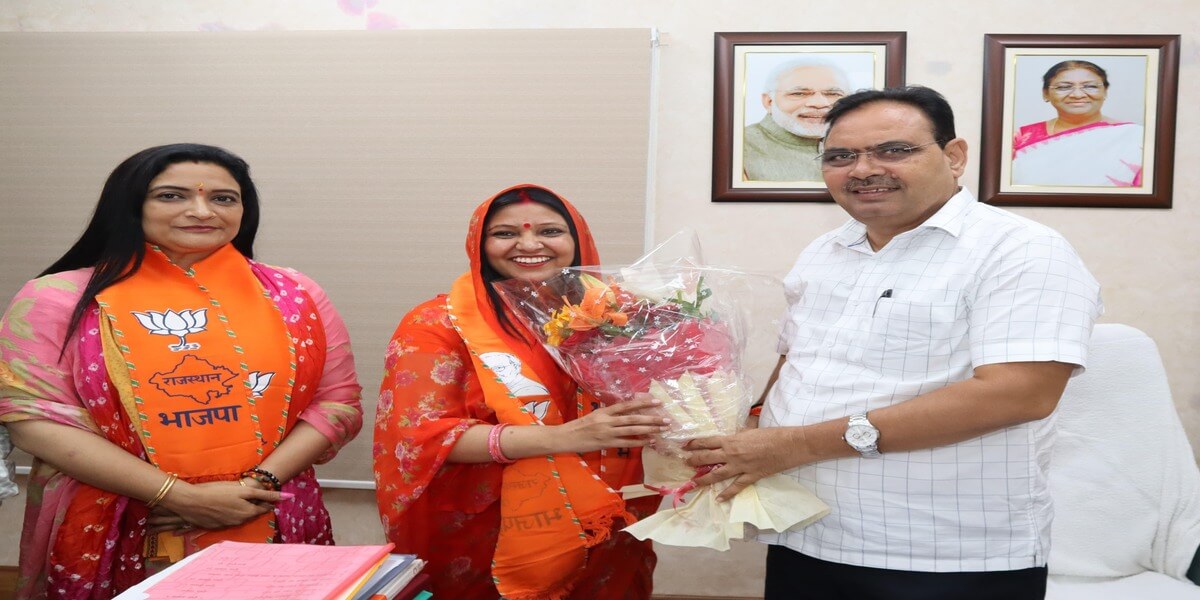 मुख्यमंत्री शर्मा से हेरिटेज नगर निगम की नवनियुक्त कार्यवाहक महापौर कुसुम यादव की शिष्टाचार भेंट