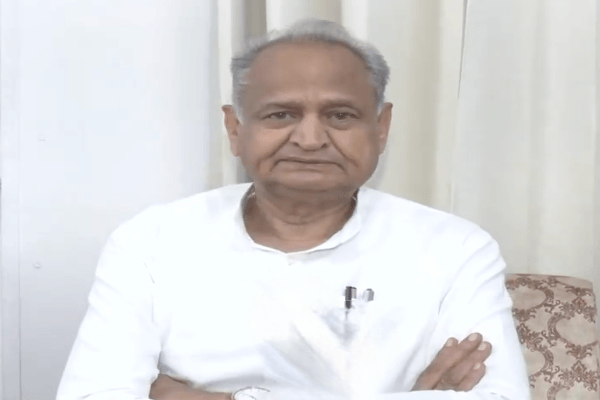 महिला आरक्षण बिल गिरने पर गहलोत का पलटवार: ‘भाजपा की सोची-समझी राजनीति, मोदी-शाह एक्सपोज’