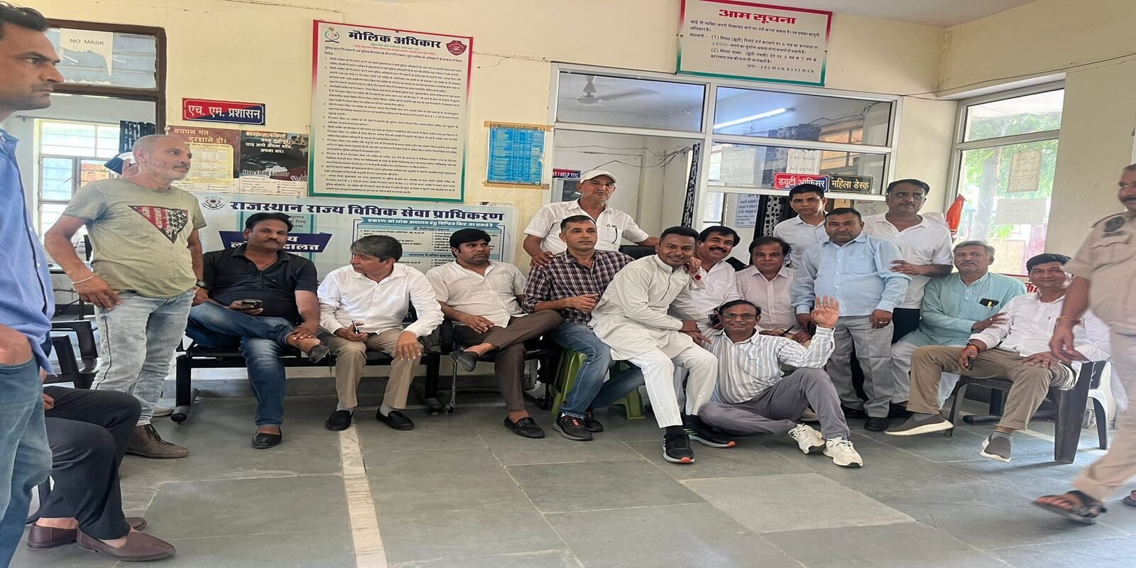 जयपुर में केंद्रीय मंत्री रवनीत सिंह बिट्टू के खिलाफ कांग्रेस का विरोध प्रदर्शन, कांग्रेस नेता और कार्यकर्ता गिरफ्तार