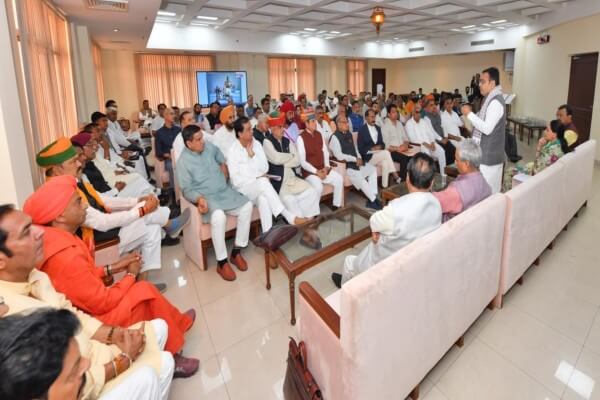 विधानसभा में विधायक दल की बैठक में शामिल हुए मुख्यमंत्री भजनलाल शर्मा, जनहित मुद्दों पर चर्चा को बताया सरकार की प्राथमिकता