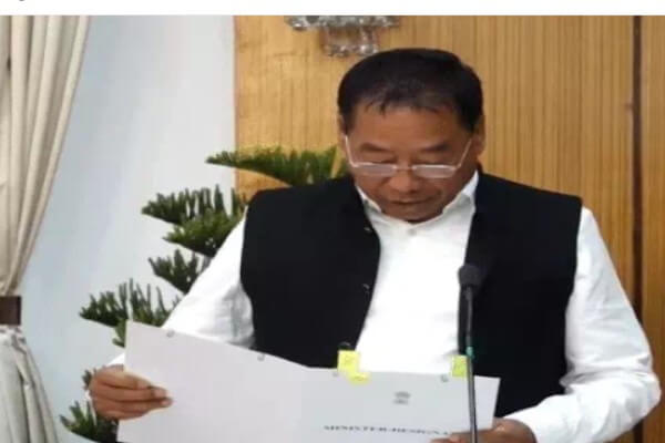 मणिपुर को मिला नया मुख्यमंत्री: युमनाम खेमचंद सिंह ने संभाला पदभार, दो उपमुख्यमंत्रियों ने भी ली शपथ