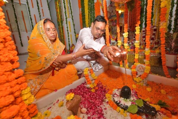 मुख्यमंत्री भजनलाल शर्मा ने श्रावण के अंतिम सोमवार पर राज राजेश्वरी मंदिर में की भगवान शिव की पूजा
