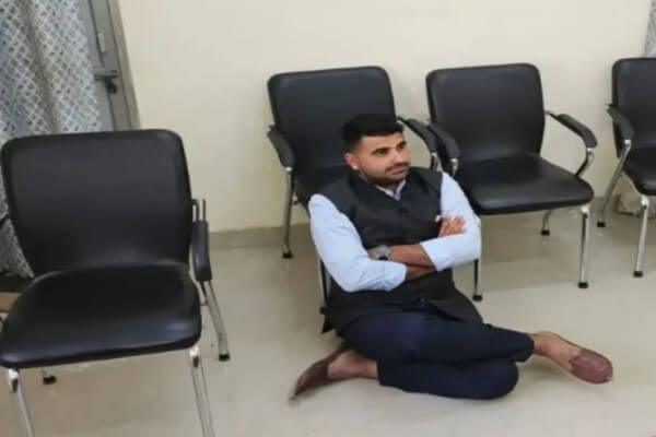 पेयजल संकट और जेजेएम में अनियमितताओं के खिलाफ शिव के निर्दलीय विधायक रविंद्र सिंह भाटी का सत्याग्रह, प्रशासन पर लगाए गंभीर आरोप