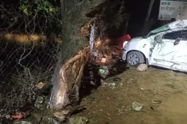 खाटूश्यामजी दर्शन को जा रहे श्रद्धालुओं की कार पेड़ से टकराई, दो की मौत, तीन गंभीर घायल