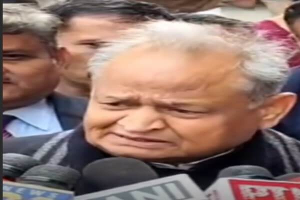 कर्नाटक विवाद पर गहलोत का तंज: “ढाई-ढाई साल की बातें हवा हैं, पार्टी को नुकसान होता है”