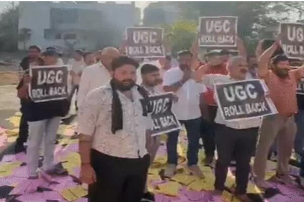 यूजीसी बिल के विरोध में करणी सेना का प्रदर्शन, भाजपा सांसद राव राजेंद्र सिंह के आवास के बाहर हंगामा